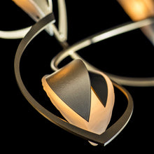Load image into Gallery viewer, Aerial Pendant Light in Detail.
