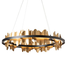 Load image into Gallery viewer, Hildene Circular LED Pendant Light in Detail.