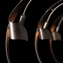 Load image into Gallery viewer, Orion Linear Pendant Light in Detail.