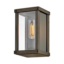 Load image into Gallery viewer, Beckham Outdoor Wall Light in Detail.
