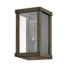 Load image into Gallery viewer, Beckham Outdoor Wall Light in Detail.