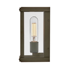 Load image into Gallery viewer, Beckham Outdoor Wall Light in Detail.