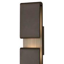Load image into Gallery viewer, Contour Outside Area Led Wall Light in Detail.