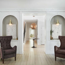 Load image into Gallery viewer, Oliver Pendant Light in living room.