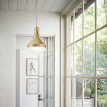 Load image into Gallery viewer, Oliver Pendant Light in living room.