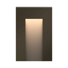 Load image into Gallery viewer, Taper Led Deck Light in Vertical/Bronze.