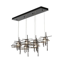 Load image into Gallery viewer, Tura Linear Pendant Light in Detail.