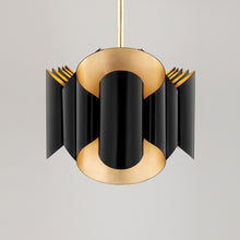 Load image into Gallery viewer, Banks Linear Pendant Light in Detail.