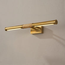 Load image into Gallery viewer, Halstead LED Picture Light in Detail.