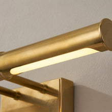 Load image into Gallery viewer, Halstead LED Picture Light in Detail.