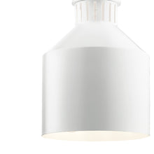 Load image into Gallery viewer, Montauk Pendant Light in Detail.