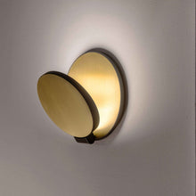 Load image into Gallery viewer, Gravy Hardwire LED Wall Light in Detail.