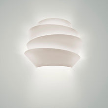 Load image into Gallery viewer, Le Soleil Wall Light - Additional image.