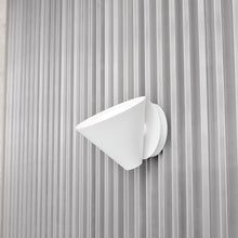 Load image into Gallery viewer, Keglen LED Wall Light in Detail.