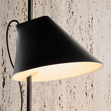 Load image into Gallery viewer, Yuh LED Floor Lamp in Detail.