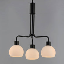 Load image into Gallery viewer, Coraline Chandelier in Detail.