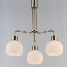 Load image into Gallery viewer, Coraline Chandelier in Detail.
