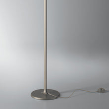 Load image into Gallery viewer, Melampo Floor Lamp in Detail.