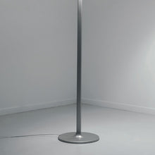 Load image into Gallery viewer, Melampo Mega Floor Lamp in Detail.