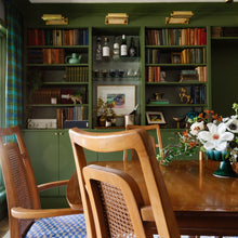 Load image into Gallery viewer, Merrick Picture Light in living room.