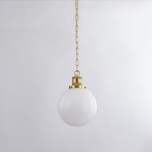 Load image into Gallery viewer, Beverly Pendant Light in Detail.
