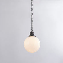 Load image into Gallery viewer, Beverly Pendant Light in Detail.