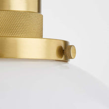 Load image into Gallery viewer, Beverly Pendant Light in Detail.