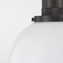 Load image into Gallery viewer, Beverly Pendant Light in Detail.