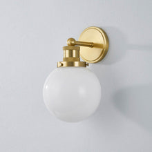 Load image into Gallery viewer, Beverly Wall Light in Detail.