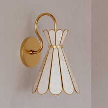Load image into Gallery viewer, Lyra Wall Light in Detail.