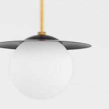 Load image into Gallery viewer, Marlene Pendant Light in Detail.