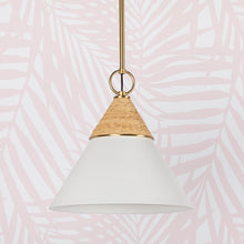 Load image into Gallery viewer, Mica Pendant Light in Detail.