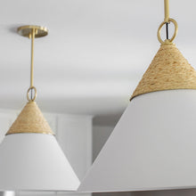 Load image into Gallery viewer, Mica Pendant Light in Detail.