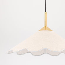 Load image into Gallery viewer, Sodsai Pendant light in Detail.