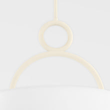 Load image into Gallery viewer, Wynter Chandelier in Detail.