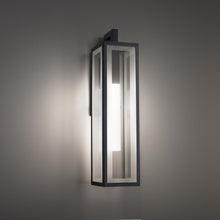 Load image into Gallery viewer, Cambridge Outdoor LED Wall Light in Detail.