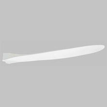 Load image into Gallery viewer, Maverick Super Max Ceiling Fan in Detail.