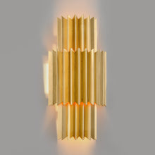 Load image into Gallery viewer, Moxy Wall Light in Detail.