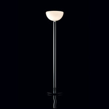 Load image into Gallery viewer, AM2C Floor Lamp in Detail.