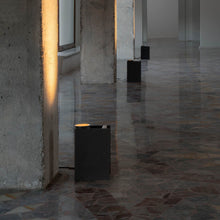 Load image into Gallery viewer, Plint LED Spot Floor Lamp in Detail.