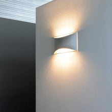 Load image into Gallery viewer, Kelly Wall Light in Detail.