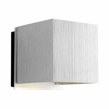 Load image into Gallery viewer, Kubo Outdoor LED Wall Light in Detail.