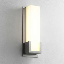 Load image into Gallery viewer, Orion LED Bath Wall Light in Detail.