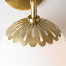 Load image into Gallery viewer, Paige Bath Vanity Light Detail.