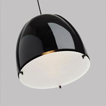 Load image into Gallery viewer, Paravo Pendant Light in Detail.