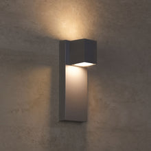 Load image into Gallery viewer, Quadrate Outdoor LED Wall Light - Additional image.