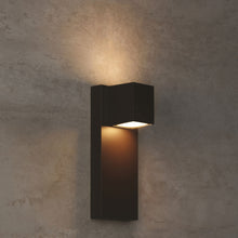 Load image into Gallery viewer, Quadrate Outdoor LED Wall Light - Additional image.