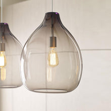 Load image into Gallery viewer, Quinton Pendant Light Detail.