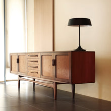Load image into Gallery viewer, China Table Lamp in living room.