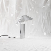 Load image into Gallery viewer, Damo Simple Table Lamp in Detail.